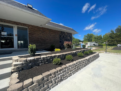 Walls retained using concrete blocks in St. Charles County